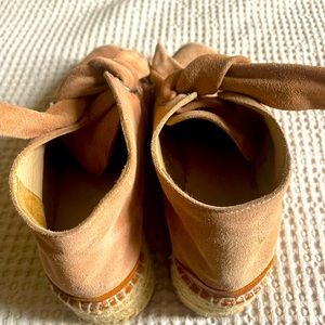 Comfortable womens sueded espadrille booties